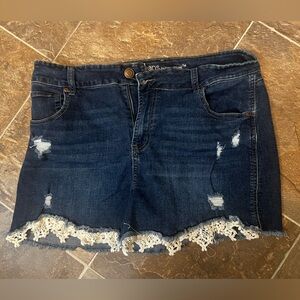 High rise Maurice’s jean shorts. Size 14